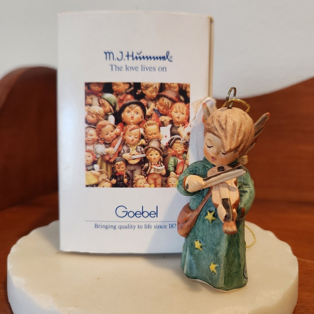 Vintage Celestial Musician Goebel Hummel Angel Nativity‎ Ornament #152 Hum 646